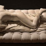 『眠れるヘルマフロディトゥス』（ Hermaphrodite endormi ）　幅 169 ㎝ × 奥行 89 ㎝ 　ルーヴル美術館蔵