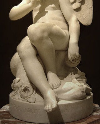 『クピド』（ L'Amour menaçant, vers 1757, Falconet, Etienne Maurice, Louvre ）　1757年頃　エティエンヌ＝モーリス・ファルコネ　ルーヴル美術館蔵