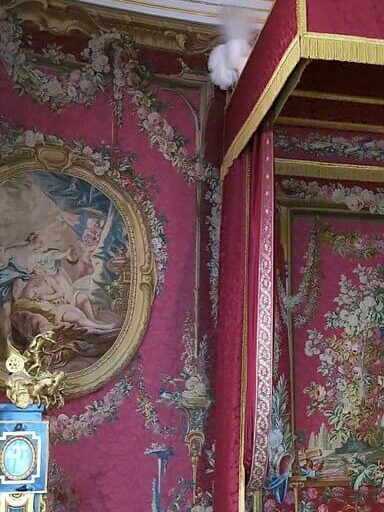 『アムールとプシュケ』（タペストリー部分を拡大）　オテル・ド・ラッセのタペストリー『アムールとプシュケ』（ L'Amour et Psyché, d'une Tenture à alentours d'après Boucher dite "Les Amours des Dieux" tissée pour la chambre rose de la duchesse de Bourbon à l'hôtel de Lassay　vers 1775）