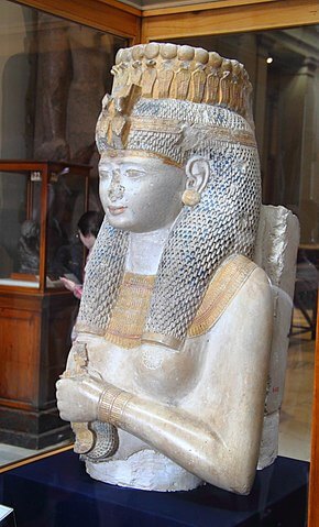 ラメセス2世王女メリトアメン像　第19王朝（新王国時代）　カイロ・エジプト博物館蔵
