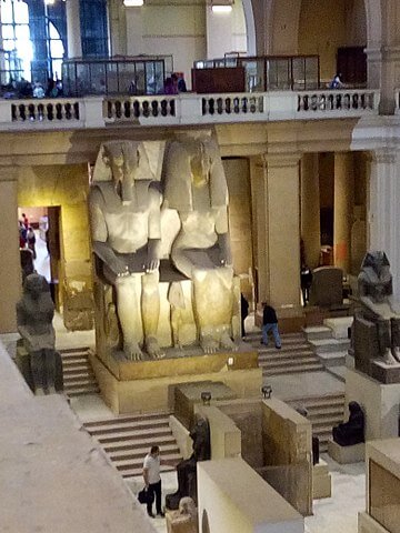 アメンホテプ3世と王妃ティイ　カイロ・エジプト博物館蔵