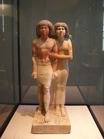 カップル像（ Raherka and Merseankh ）　紀元前2350年頃　ルーヴル美術館蔵