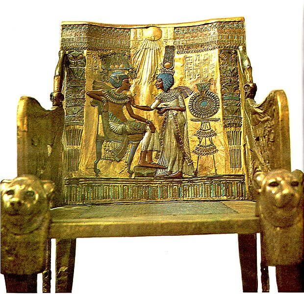 黄金の玉座　ツタンカーメンと妻アンケセナーメン　エジプト考古学博物館