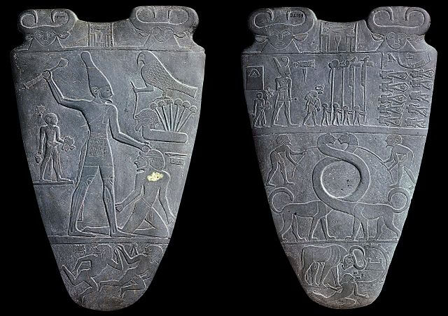 『ナルメルのパレット』　エジプト考古学博物館蔵