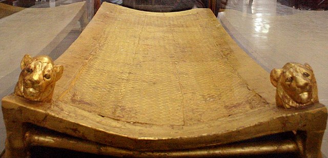 ツタンカーメン王のベッド　エジプト考古学博物館蔵