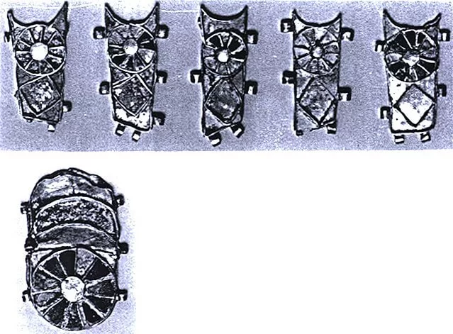 頭飾りのロゼット模様　第18王朝（新王国時代）　メトロポリタン美術館蔵