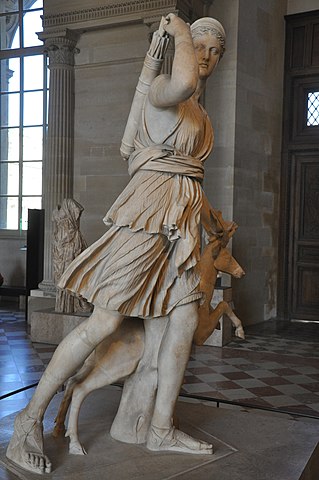 『ヴェルサイユのディアナ』（ Diane de Versailles ）　125年－150年頃　ルーヴル美術館蔵