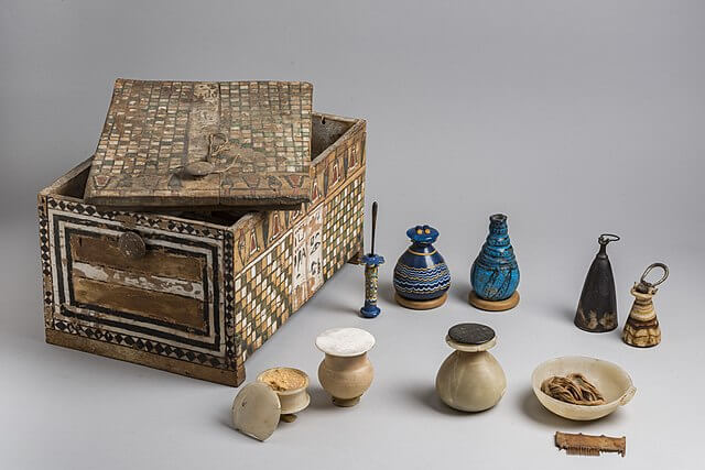 メリトの化粧箱　紀元前1338年－1351年頃　新王国時代　第18王朝　トリノ・エジプト博物館蔵