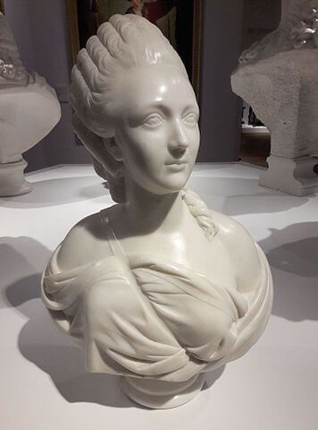 デュ・バリー夫人胸像　1773年　高さ60cm　大理石　オーギュスタン・パジュー　ワルシャワ国立美術館蔵