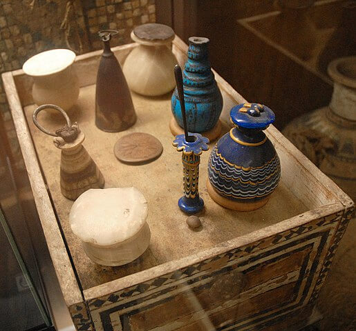 メリトの化粧箱　紀元前1338年－1351年頃　新王国時代　第18王朝　トリノ・エジプト博物館蔵