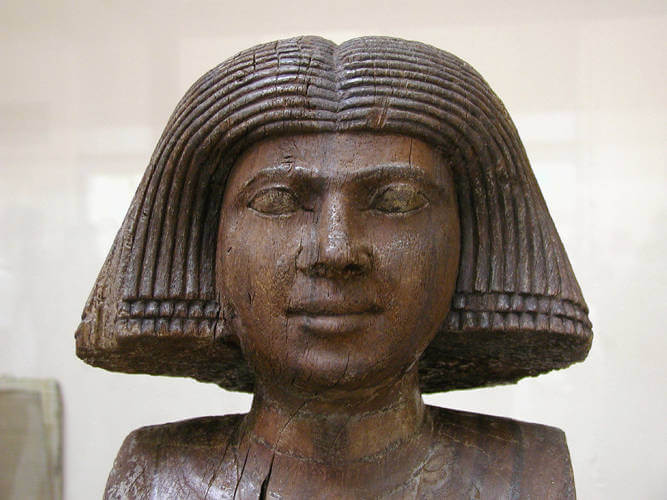 カーアペルの妻　古王国時代　エジプト考古学博物館蔵