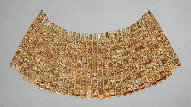 トトメス3世妃の頭飾り　第18王朝（新王国時代）　メトロポリタン美術館蔵